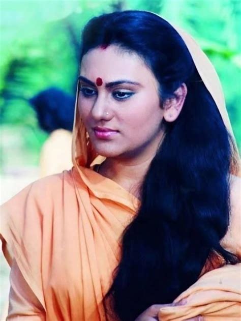 Ramayan Star Dipika Chikhlia Shares Video Dressed As Sita On Public