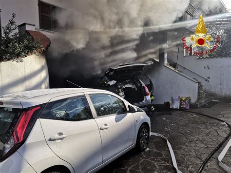 Devastante Incendio In Un Box A Cavallasca Distrutte Auto Moto E Un