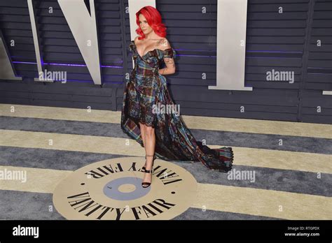 Beverly Hills Ca February 24 Halsey Attends The 2019 Vanity Fair