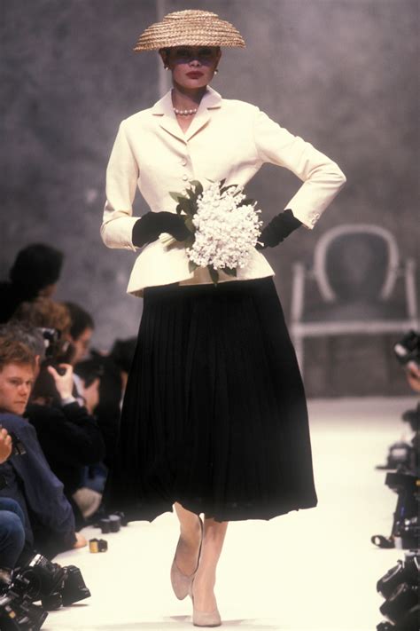 Dior La Success Story De La Mythique Veste Bar De 1947 à Aujourdhui