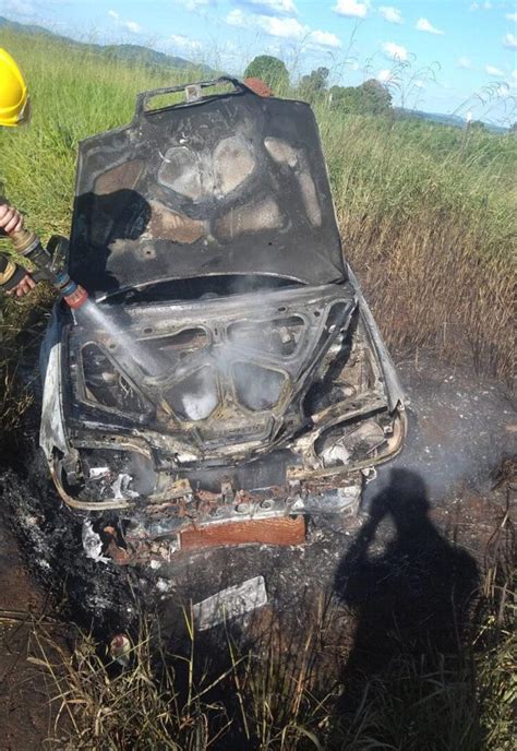 Ve Culo Pega Fogo Na Rodovia Mas N O Deixa Feridos Rea