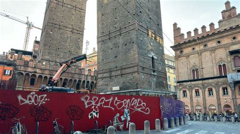 Messa In Sicurezza Della Torre Garisenda Inizia La Prima Fase Per