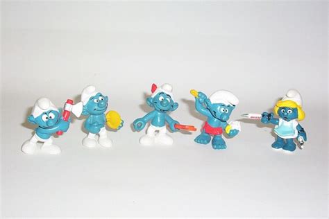 5 Vintage Smurf figures Figurines