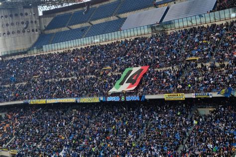 Inter Tutta La Festa Scudetto Da San Siro Al Delirio In Piazza Duomo