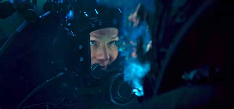 Thrilling Trailer For The Dive She S Trapped Underwater While