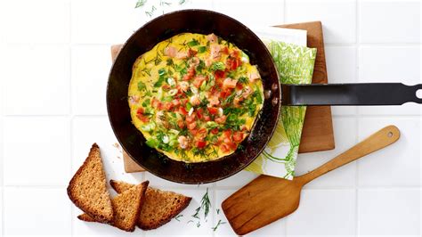 Omelet Met Zalm En Groente Recept Allerhande Albert Heijn