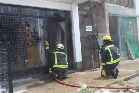 Un Incendio Caus Da Os Materiales En Un Local Comercial De Centenario