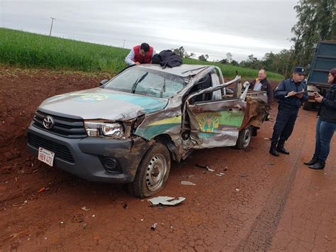 Choque Frontal Entre Camión Y Camioneta Deja Herido Y Cuantiosos Daños