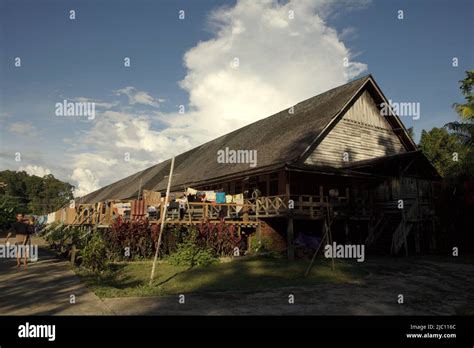 La maison de la communauté traditionnelle Dayak IBAN à Sungai Utik