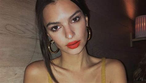 Emily Ratajkowski Cimri Bikinisiyle Instagram Ate E Verdi