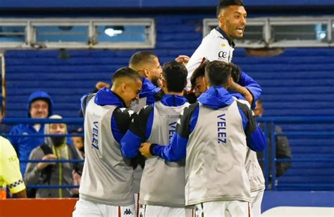 Video V Lez Empez La Copa Liga Profesional Con Un Triufno Ante Aldosivi