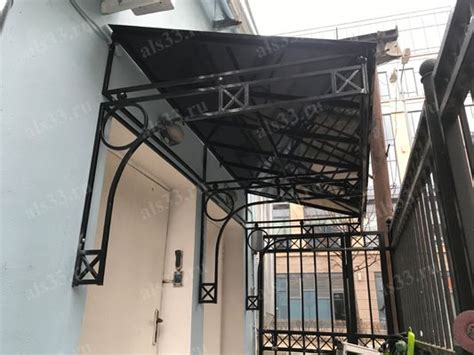 Козырьки над входной дверью: купить в Москве, цены на заказ в Альянс ...