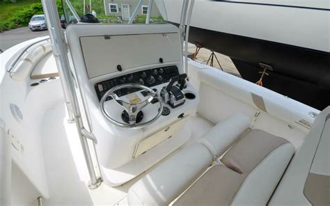 27 Boston Whaler 2004 270 Outrage For Sale