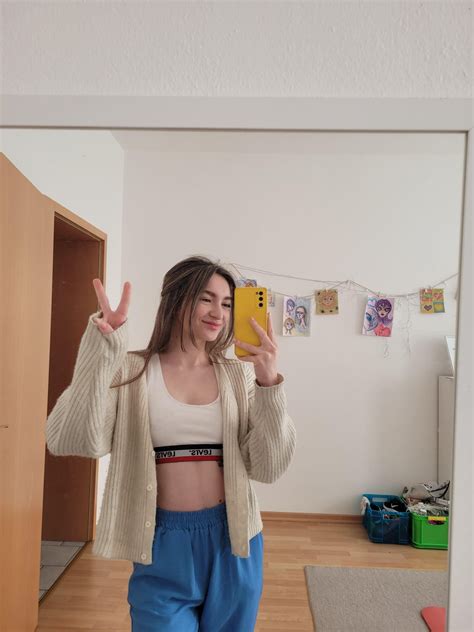 lazy home outfit : r/nonnude
