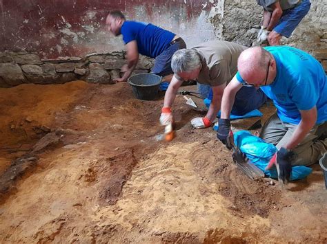 Visita Guiada A La Ermita De Santa Cruz De Gardea AZTARNA