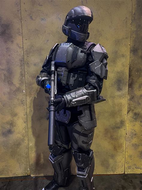 First appearance of the newly finished ODST armor at Megacon! : r/halo