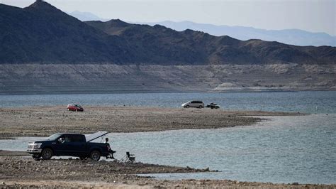 A Ghastly Effect Of Drought Bodies Are Emerging In Lake Mead Abc News