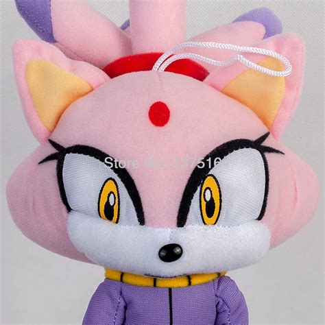 Hannah Brooks Nude Lido Kitchen