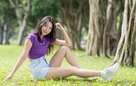 Wallpaper Look Trees Pose Park Model Shorts Portrait Makeup For