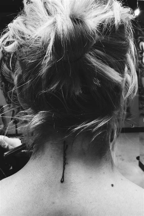 Bobby Pin Neck Tattoo Bobby Pins Are The Worlds Most Useful Tool Bobby Pin Tattoo Tattoo