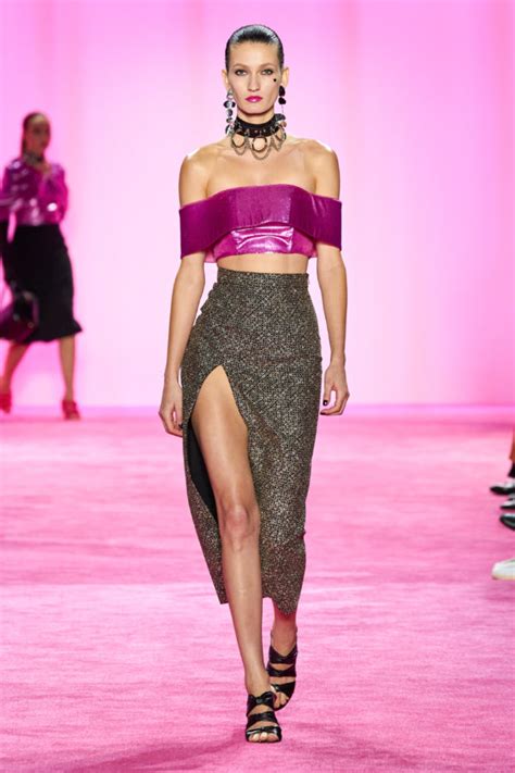 Leslie Jones Goes Wild at New York Fashion Week, Turns Christian ...