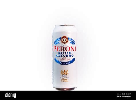 Peroni Nastro Azzurro, ein Premium-Lagerbier, das seit 1963 von der ...