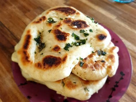 Naans à lail et à la coriandre au Thermomix Cookomix