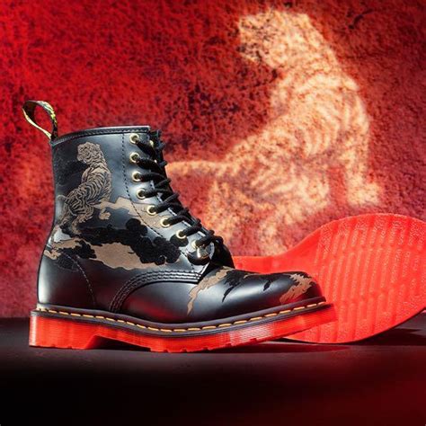 Giày Dr Martens 1460 Year of The Tiger Leather Lace Up Boots Hệ