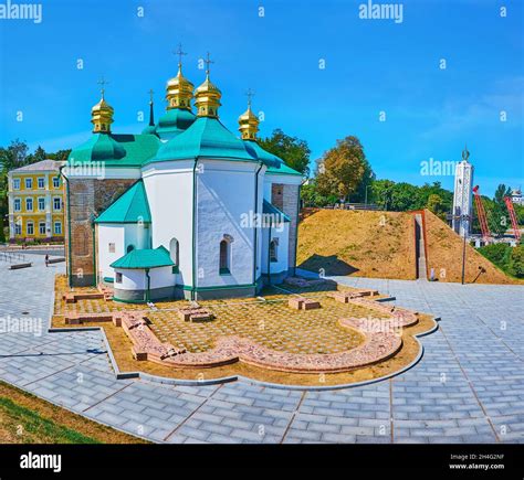 Parque Kyivan Rus Fotografías E Imágenes De Alta Resolución Alamy