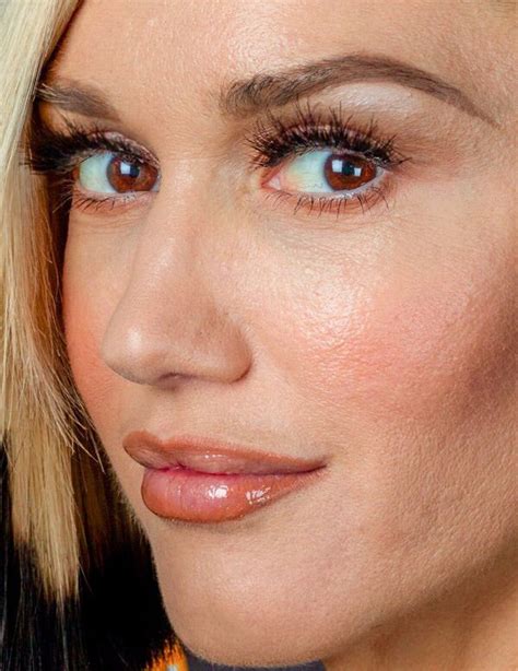 Celebrity Closeup Gwen Stefani Celebrity Smiles Gwen Stefani Makeup