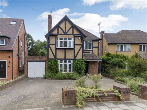 3 Bed Detached House For Sale In Cuckoo Hill Drive Pinner Ha5 £