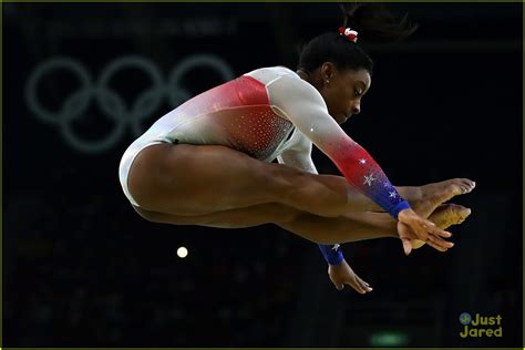 Simone Biles Gets Cute Kiss From Arthur Nory After Gymnastics Gala