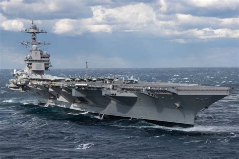 Porta Avi Es Uss Gerald R Ford Cvn O Maior Navio De Guerra Do