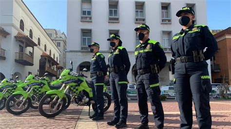 Policía Nacional Estrena Su Nuevo Uniforme En 10 Ciudades Colombianas