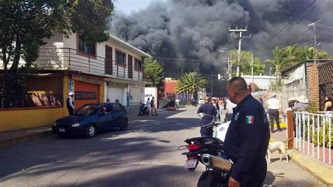 Cuautitlán Izcalli Se Registra Incendio En Cartonera En Santa Barbara