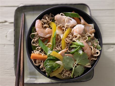 Gebratene Nudeln Bami Goreng Rezept Eat Smarter