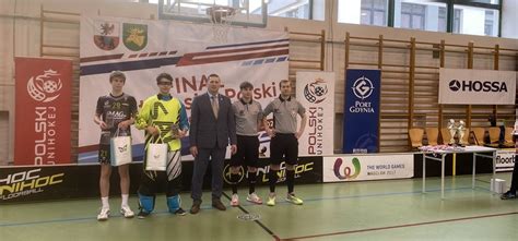 Juniorzy Starsi Gdy Skiego Aligatora T Dru Yn W Polsce Gdynia