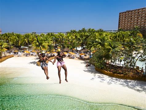 Hot Beach Parques Resorts lança promoção relâmpago que inclui o feriado de Finados Revista