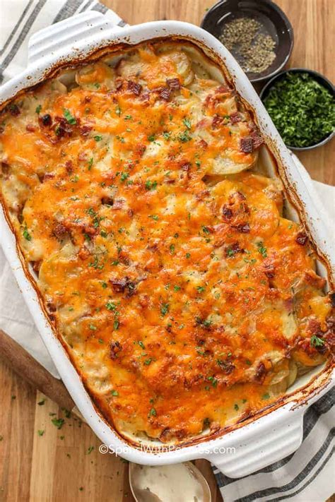 Papas gratinadas y jamón