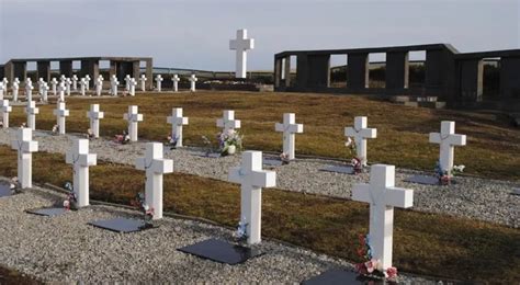 A 40 Años De La Guerra De Malvinas Cuántos Soldados Fueron Identificados En El Cementerio De