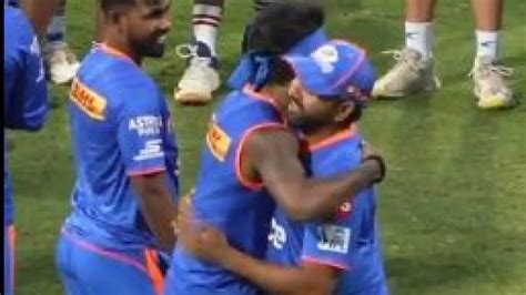 Ipl 2024 Rohit Sharma Hardik Pandya Hug In Heartwarming Gesture To