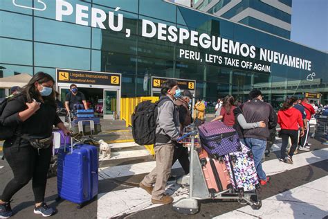 ¿por Qué Está Prohibido Viajar Con Una Botella De Agua En El Avión