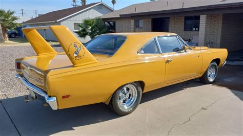 Superbird Tribute? 1969 Plymouth Road Runner | Barn Finds