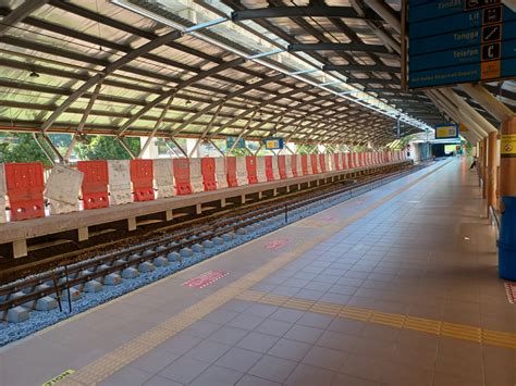 mid valley komuter station - Justin Mackay