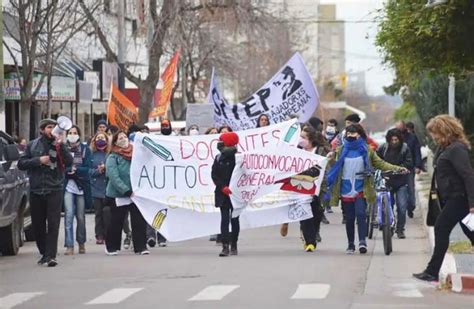 Un Grupo De Docentes Autoconvocados Marcharon Por Las Calles C Ntricas