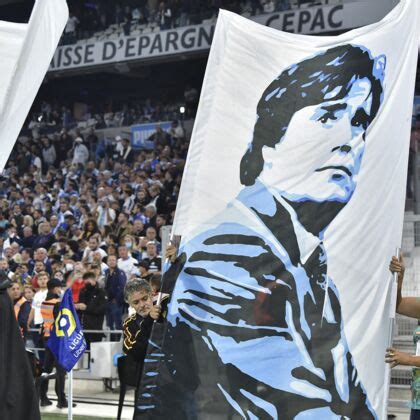 Mort De Bernard Tapie Le Magnifique Hommage De L Olympique De