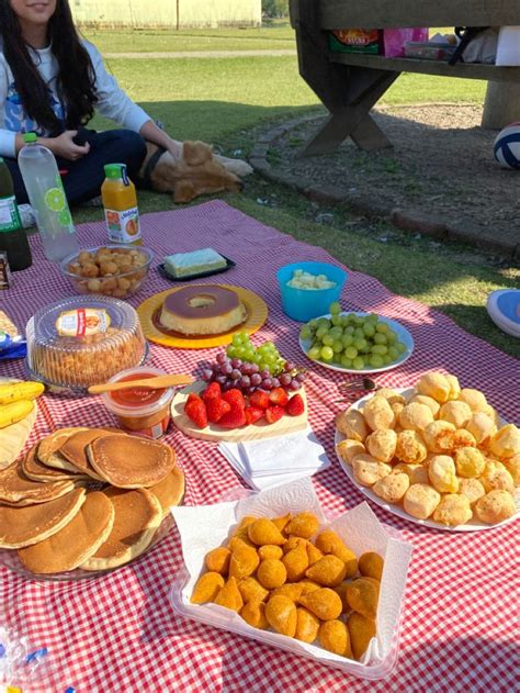 Piquenique No Parque Brunch No Parque Comidas Para Piquenique