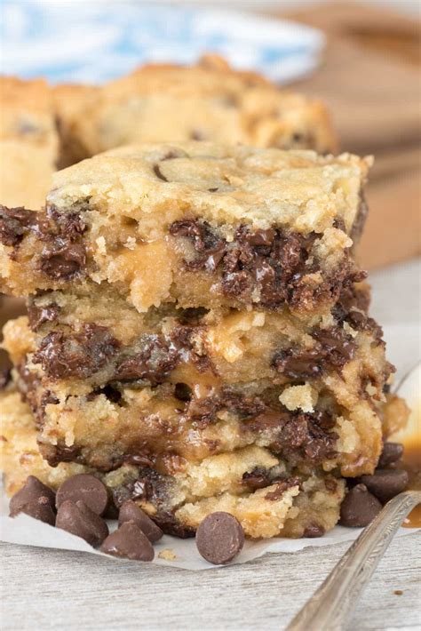 Chocolate Chip Caramel Cookie Bars