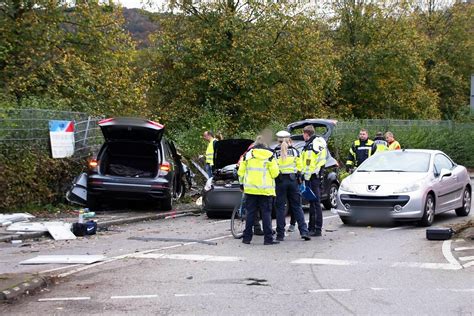 Polizei Zieht Alles In Erw Gung Schrecklicher Unfall Mutter Und Zwei