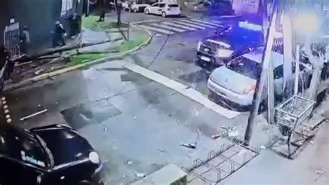 Video un patrullero perseguía a delincuentes perdió el control y